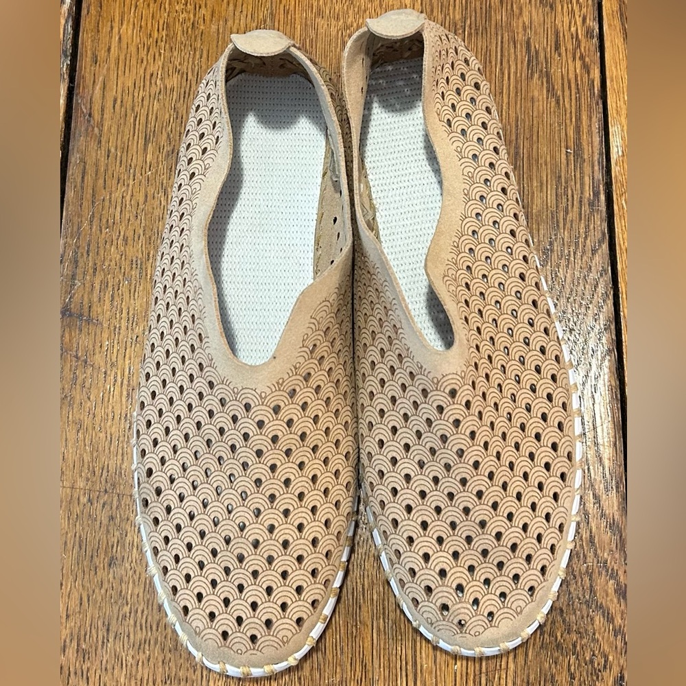Ilse Jacobsen Beige Loafers with Cut-Out Design